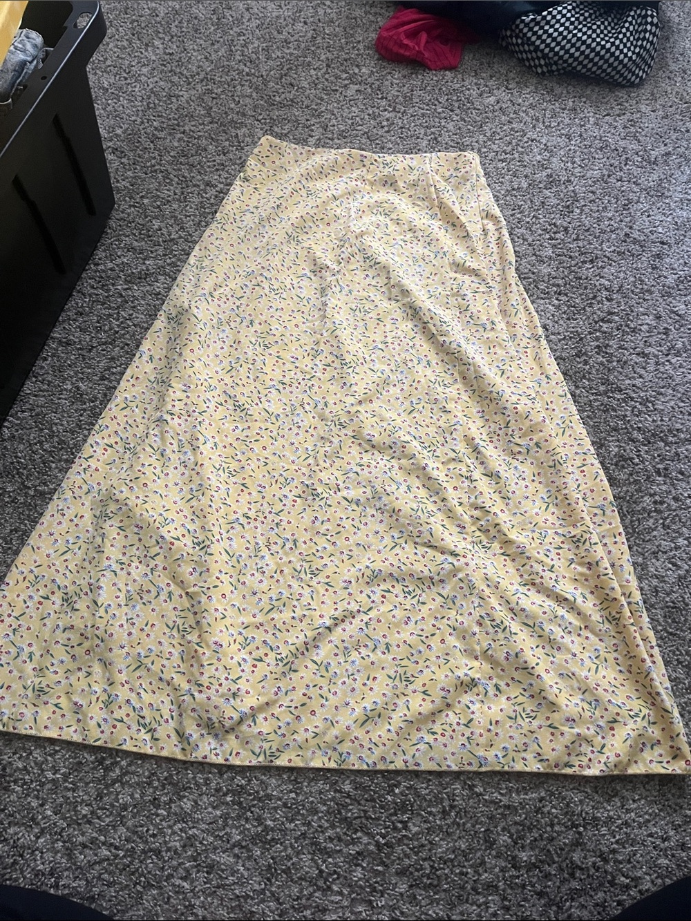 SHEIN Yellow Floral Maxi Skirt with Side Slit💛 - Picture 4 of 4